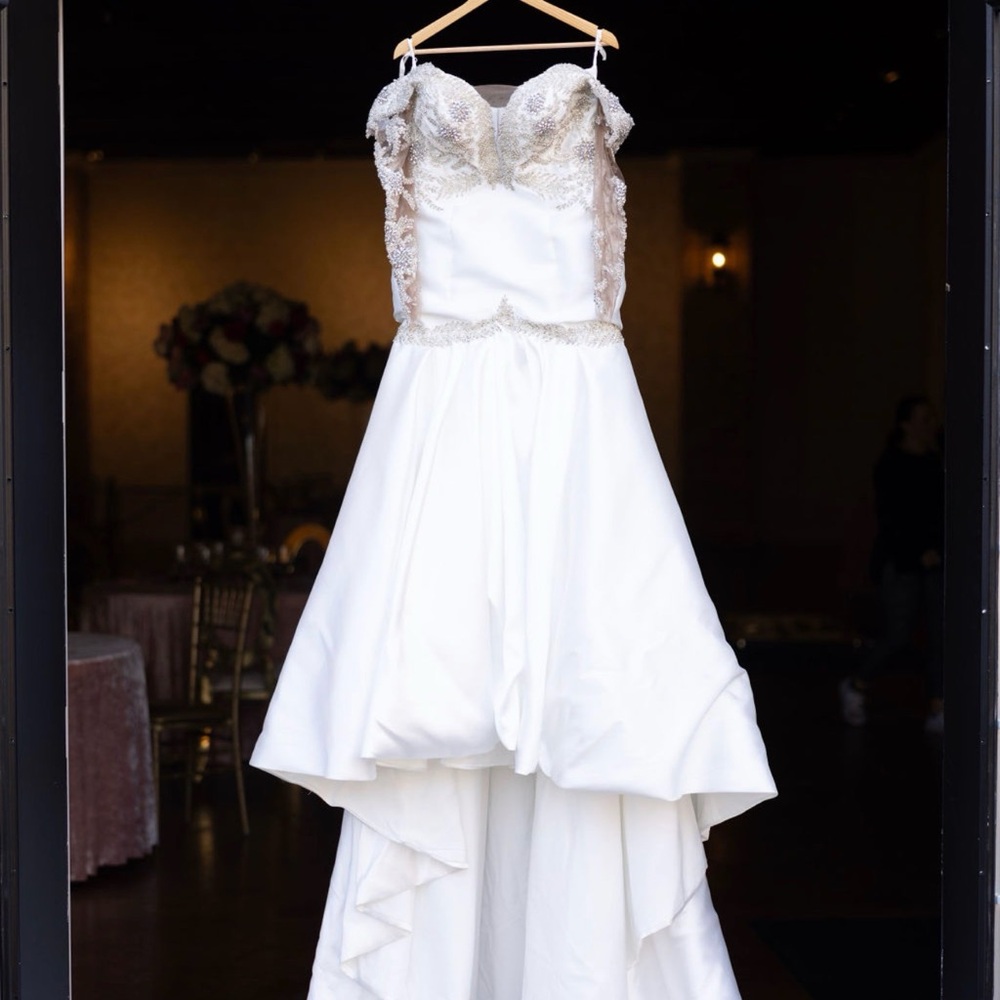 Elegant White Strapless Gown